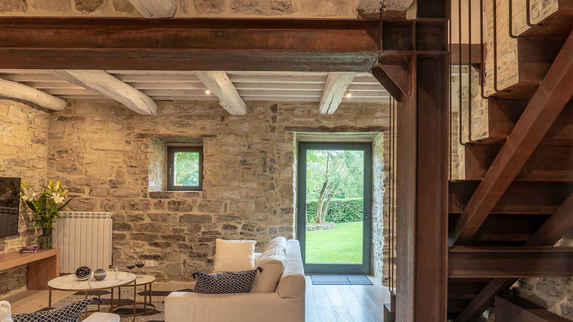 living room with direct access to outdoor